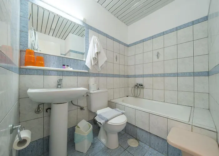 Golden Moon بيت ضيافة