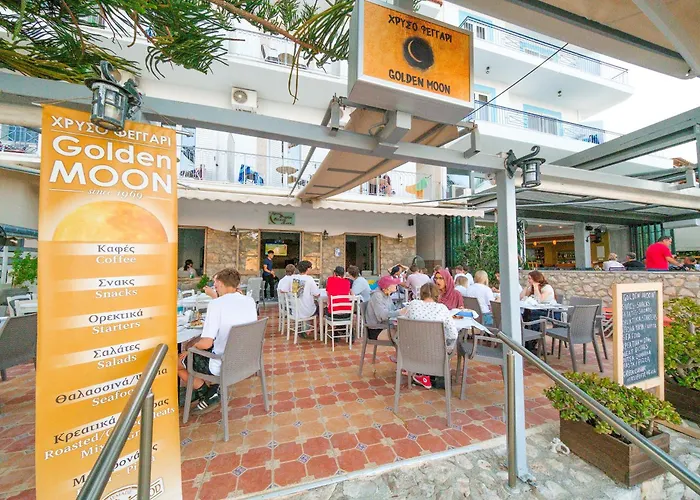 Golden Moon تولو