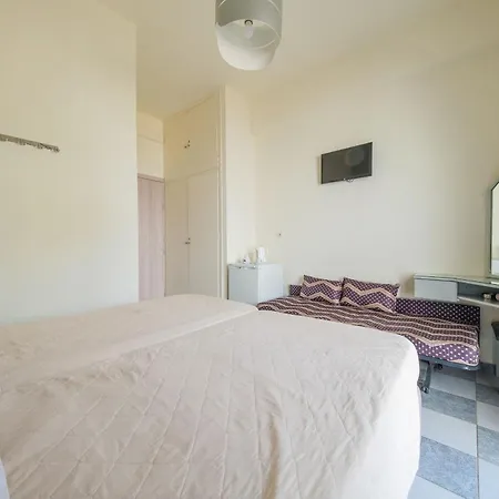 Golden Moon Guest house Tolo