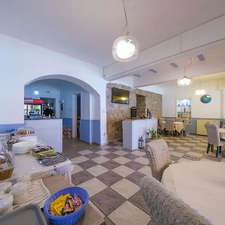 Guest house Golden Moon *