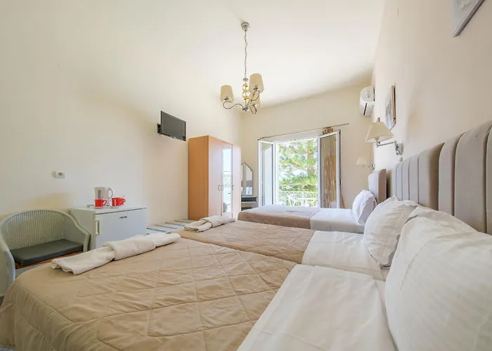 Golden Moon 3* Tolón