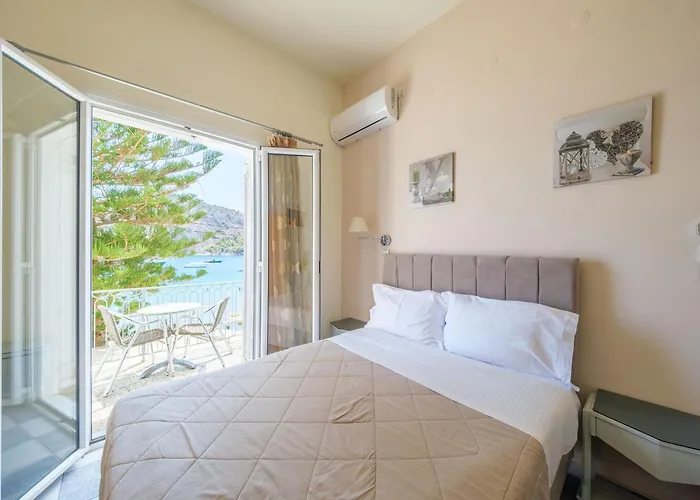 Golden Moon Gasthuis Tolón